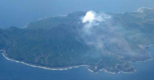鹿儿岛火山喷发 日气象厅发警报
