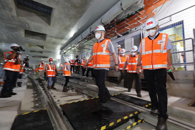 魏家祥巡视布城捷运路线第二阶段工程。