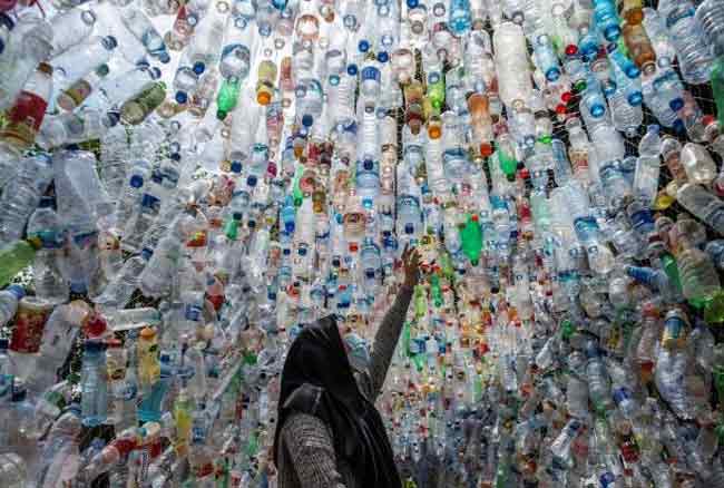 塑料垃圾博物馆由1万多个从河流及沙滩捡来的塑料废品组成。