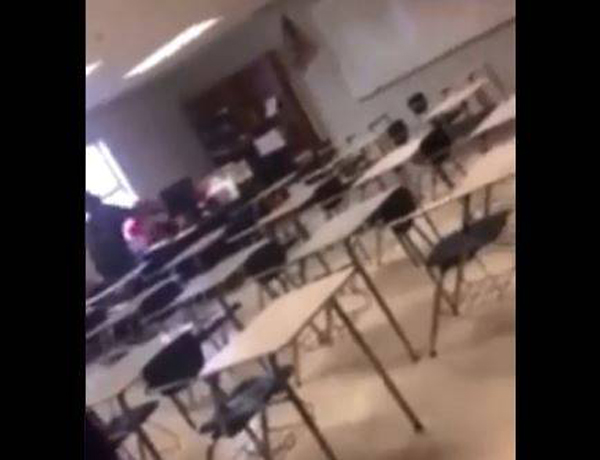 女学生殴打老师视频曝光。