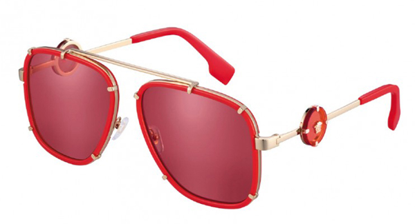 Versace春夏红色金属框飞行员造型太阳眼镜，镜脚装饰Medusa头像。