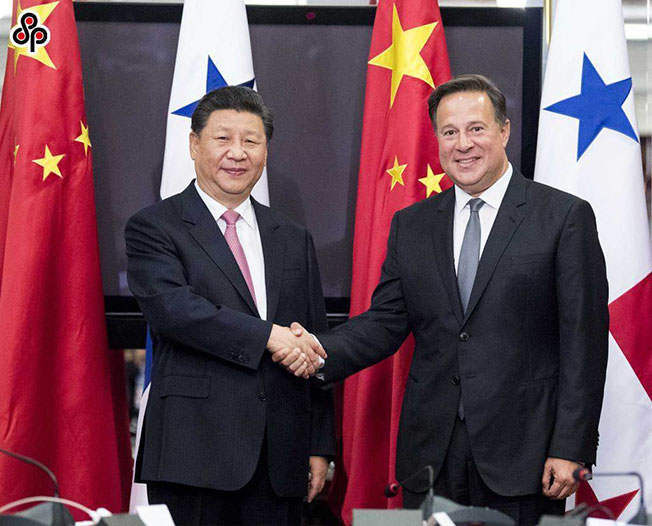 图为中国国家主席习近平（左）2018年12月3日在巴拿马城与巴拿马总统巴雷拉举行会谈。
