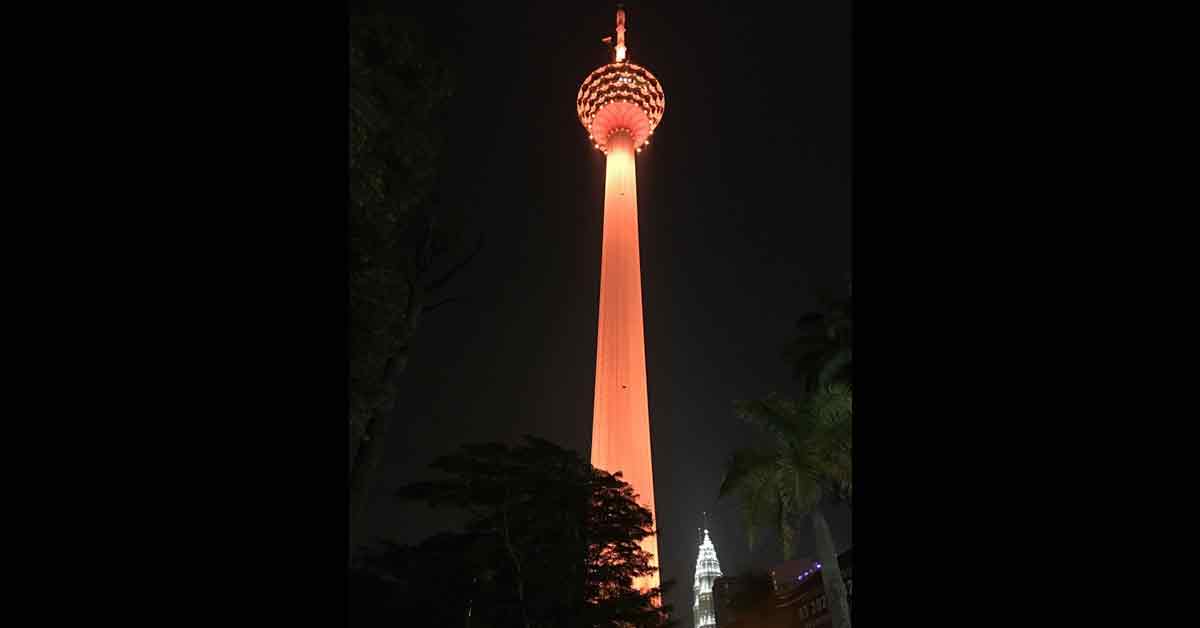 吉隆坡塔将于周四（25日）展现橙色光芒，以配合“消除对妇女的暴力行为国际日”的主题。
（取自吉隆坡塔面子书）