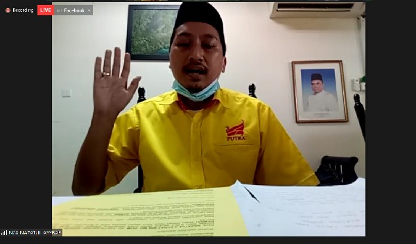 双溪南眉候选人纳扎杜阿斯拉夫宣誓,成为土著权威党候选人。