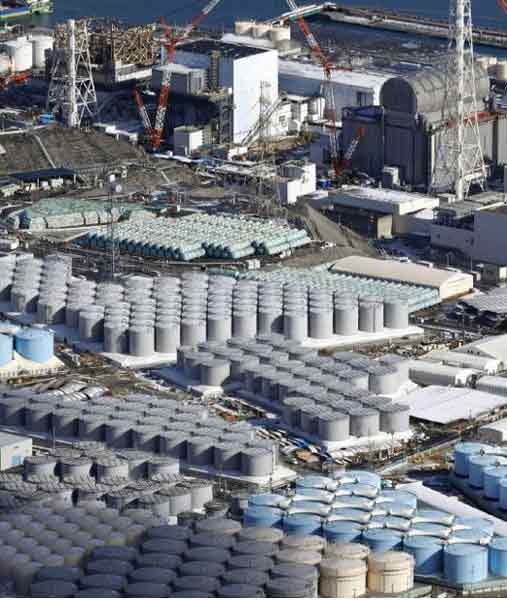 福岛第一核电站储存核污水的大水槽。


