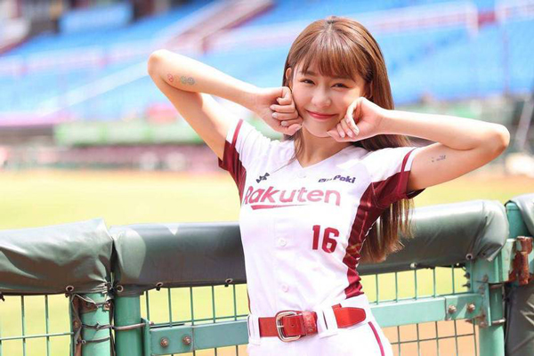陈怡叡脸蛋甜美，是Rakuten Girls人气成员。