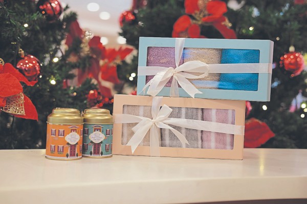 消费满特定数额，送你独家的精美礼品，赠品送完为止。