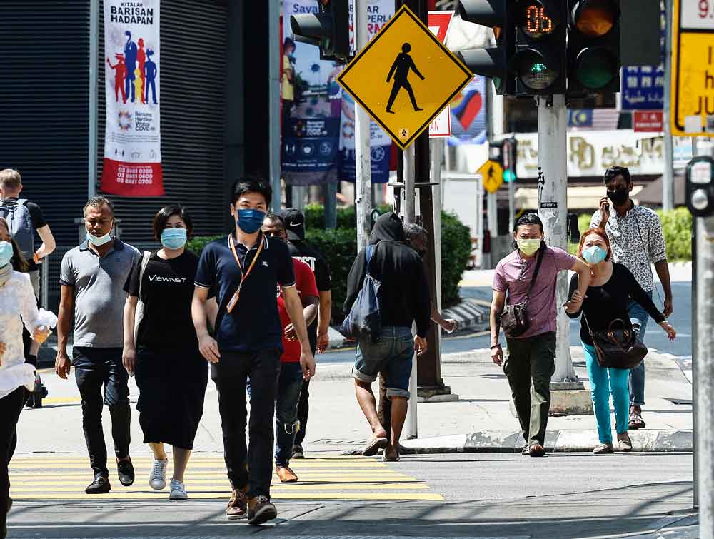 在奥密克戎和高通胀的双重打击下,我国经济复苏之路更漫长。