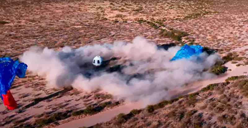 “NS-19”太空舱与6人在德州沙漠着陆的画面。