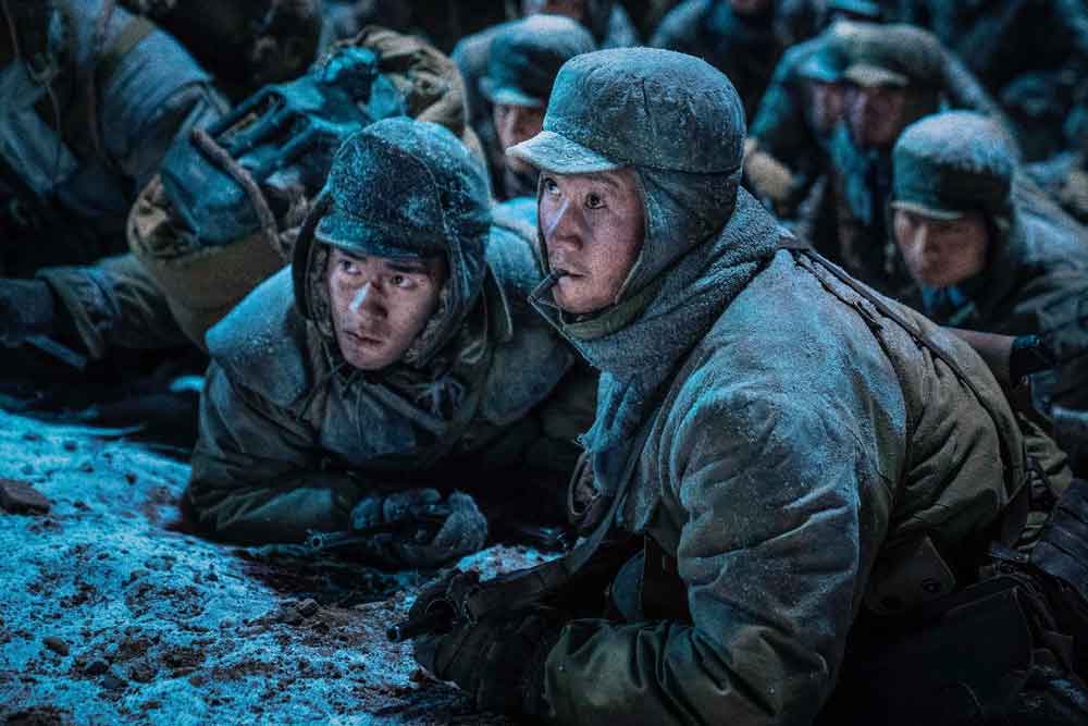 中国电影《长津湖》退居至第2名，成为2021全球电影票房亚军。（取自网络）