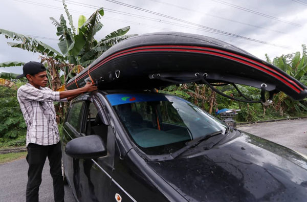 ◤大水灾◢ 没想到一去就10天Viva哥救灾看尽心酸场面| 中國報China Press