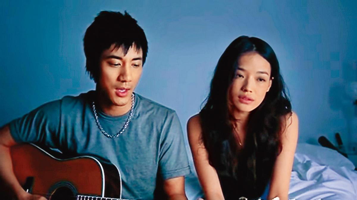 王力宏歌曲《第一个清晨》找来舒淇担任MV女主角,双方进而传出绯闻。