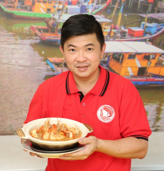 张富泉说，鲜美爽口的生虾冬粉，除了用生虾烹调，也可以用明虾代替。
