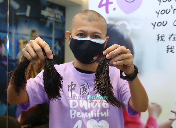 黄祯玉不惜剃掉三千烦恼丝，希望藉此提高民众对癌症的觉醒。