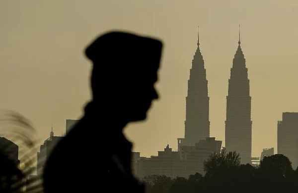报告指出，在马来西亚法律都成为对付政治异议分子的工具。