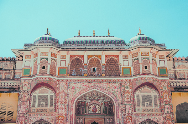 琥珀堡是印度拉其普特王朝（Rajput）的王公于1592年所建。