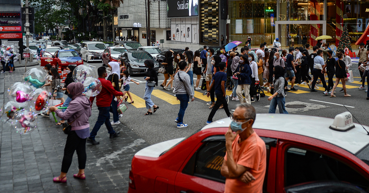 随着消费意愿和商业信心大幅改善,我国今年经济成长料达5.2%。