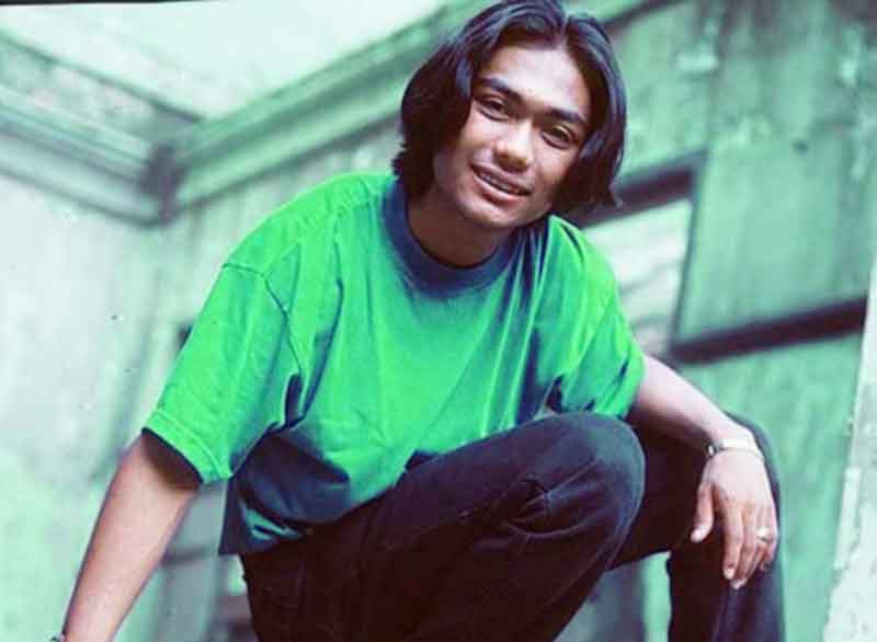 著名马来歌星Along已遇害逾22年。