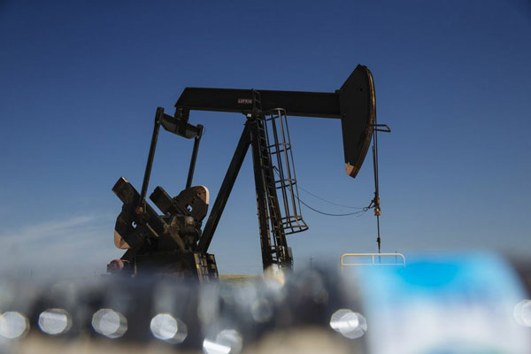 市场预期原油供应将再度吃紧，国际油价反弹涨近4%，带动大马油气股走高。
