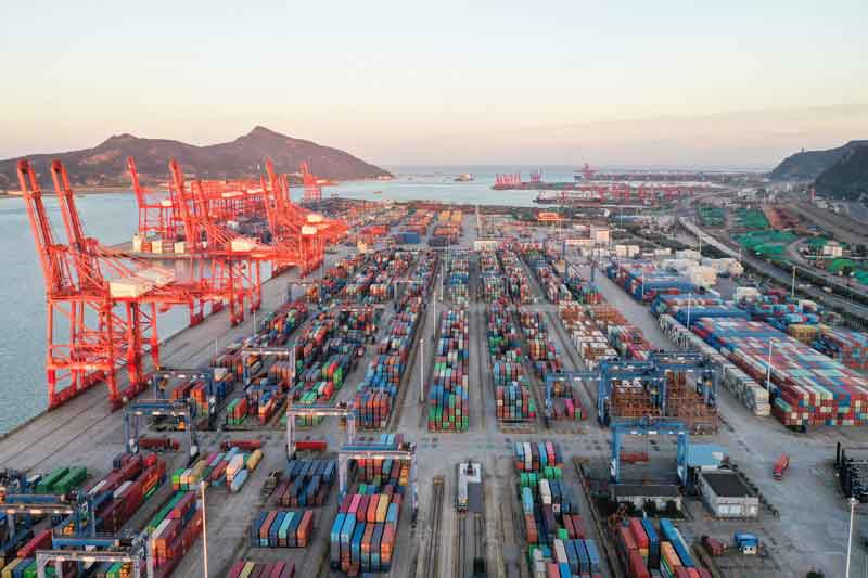 中国去年进出口首次突破6兆美元大关，全年贸易盈余亦写新高。