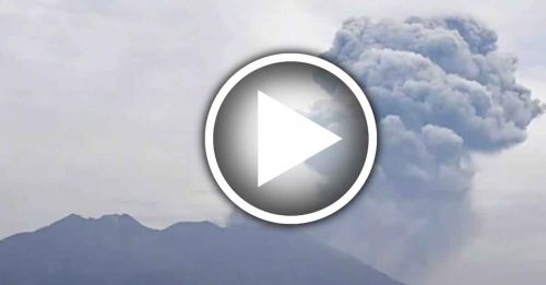日本樱岛火山喷发 灰柱达3400公尺！