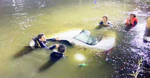 驾车开导航  男子被带入池塘险死