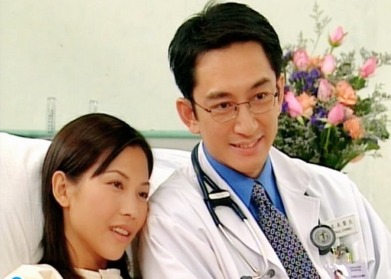 吴启华当年在《妙手仁心》中饰演程至美医生，深受观众喜爱。