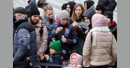 ◤俄乌开战◢ 联合国：每秒一儿童沦为难民   约300万人已逃离乌克兰 　