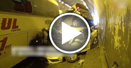 土耳其隧道多车连环撞 30人受伤