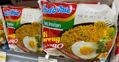 俄乌战火致全球小麦减产 印尼Indomie缺货　