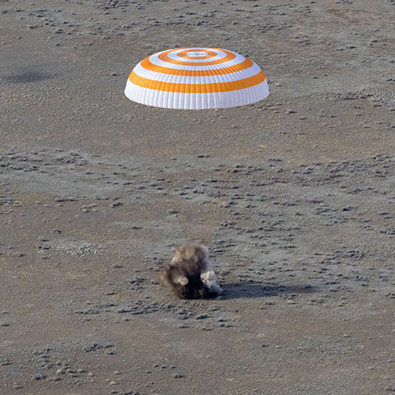 联盟号MS-19太空舱着陆情况。