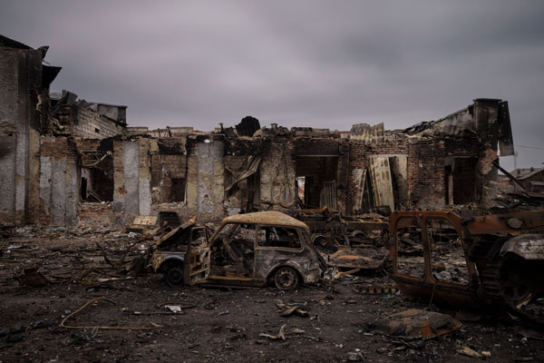 乌克兰基辅东郊的特罗齐亚涅茨，建筑物在战火中被摧毁，面目全非。特罗齐亚涅茨镇，已成功被乌克兰收复失地。（美联社）