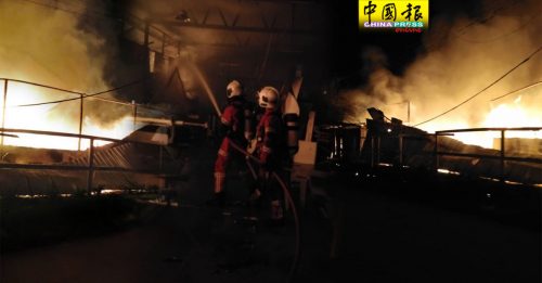 4家私厂火患  消拯员耗逾2小时灭火
