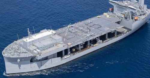 美海军最大远征基地舰 首次现踪南海