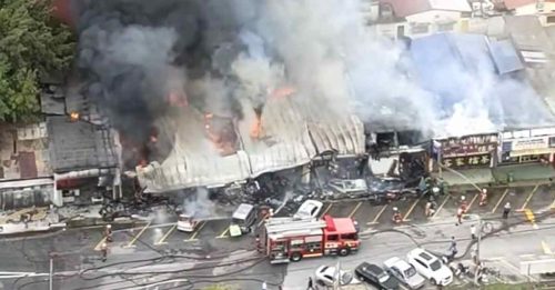 愚人节遇火魔光顾 2店面遭烧毁