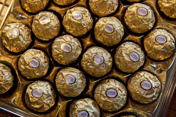 费列罗生产的金莎巧克力和Nutella巧克力酱皆有使用棕油；但该公司来自大马的棕油供应并不多。
