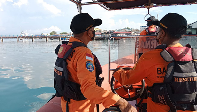 印尼当局在接获消息后，展开海上搜救行动，协助大马寻找14岁少年的遗体。