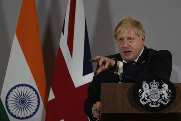 英国首相约翰逊22日在印度新德里出席记者会，对俄乌战争发表他的看法。