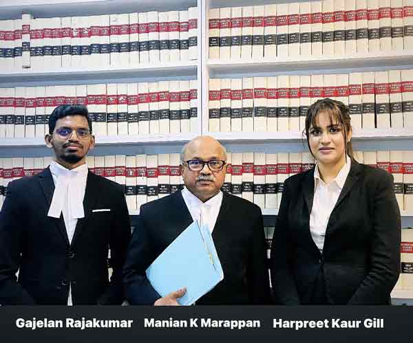 起诉人代表律师，左起卡嘉兰、马尼安及哈必丽卡尔。