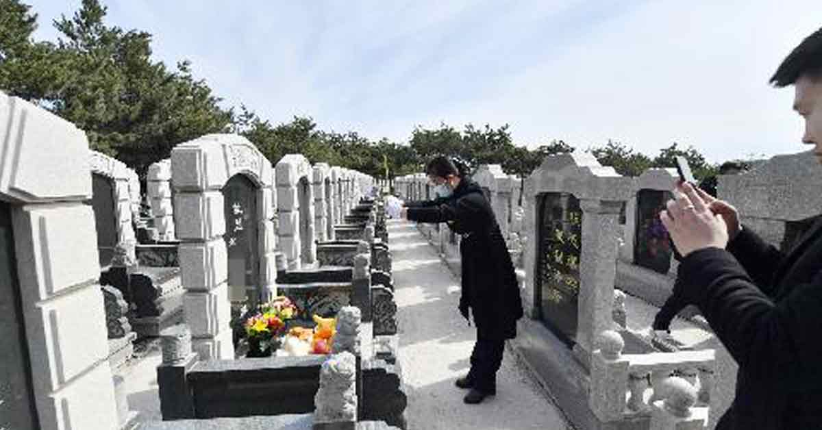 吉林长春市有公墓服务中心提供“代客祭扫”服务。