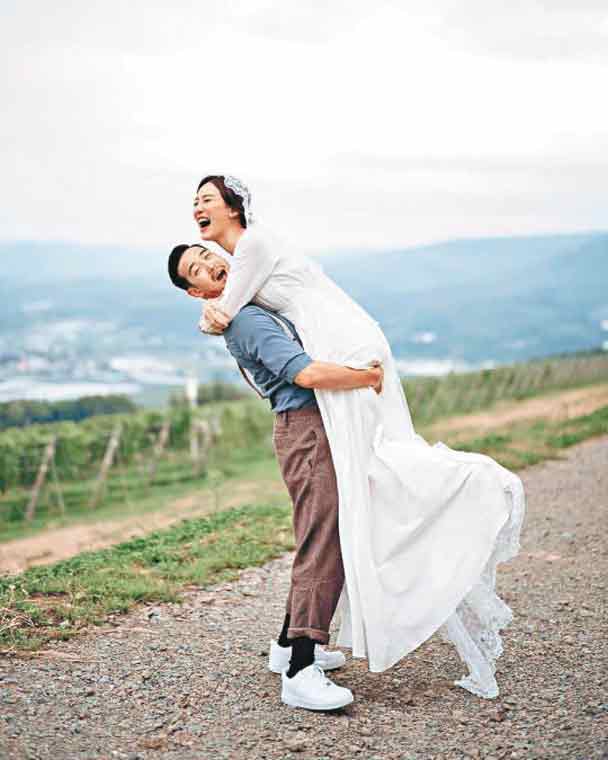 曾国祥与王敏奕于2019年结婚。
