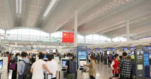 ◤全球大流行◢ 广州一周累计感染99例 白云机场航班取消率达96%