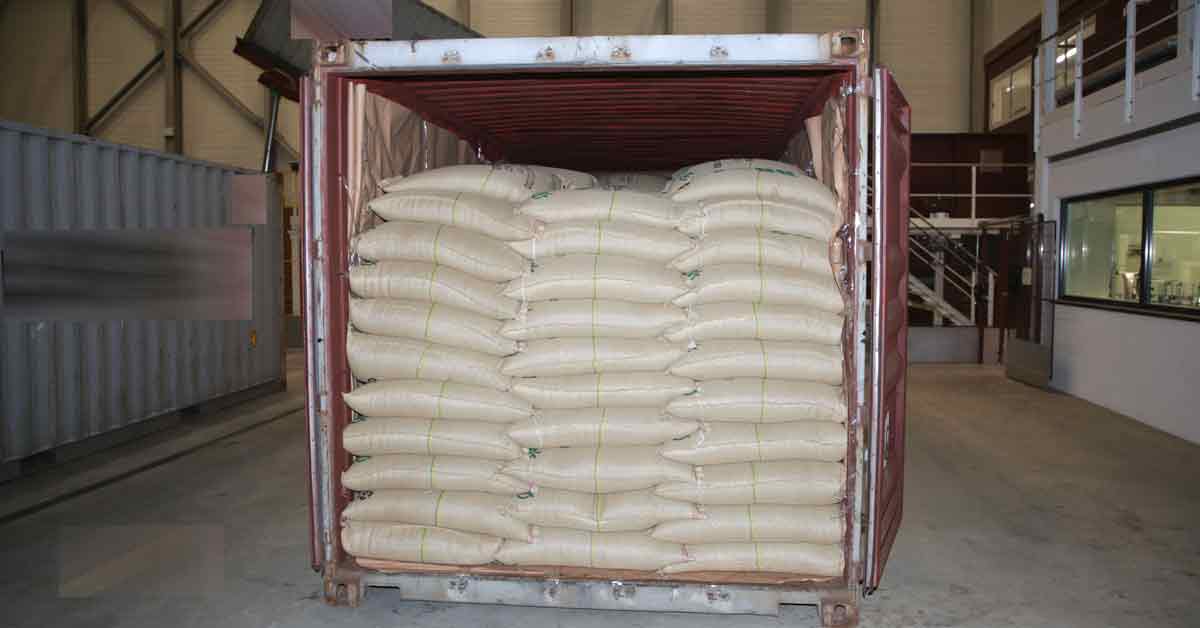 雀巢位于瑞士的工厂发现进口的咖啡豆，当中混有可卡因。图为其中一个藏有可卡因的货柜箱。（法新社）