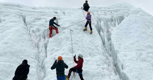 大马登山队攀冰训练  为登峰做准备