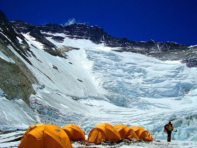大马登珠峰团队目前处于海拔逾6000公尺高的地方，展开上下营地适应过程。
