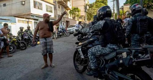 突袭贫民窟抓毒贩 巴西警方致21人死
