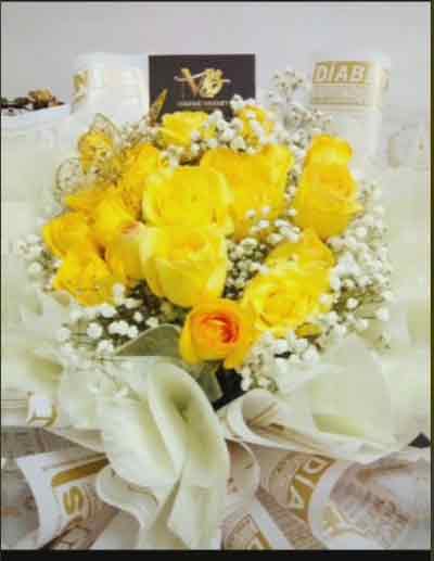 丈夫安华提前订购一束价格150令吉黄色花束。