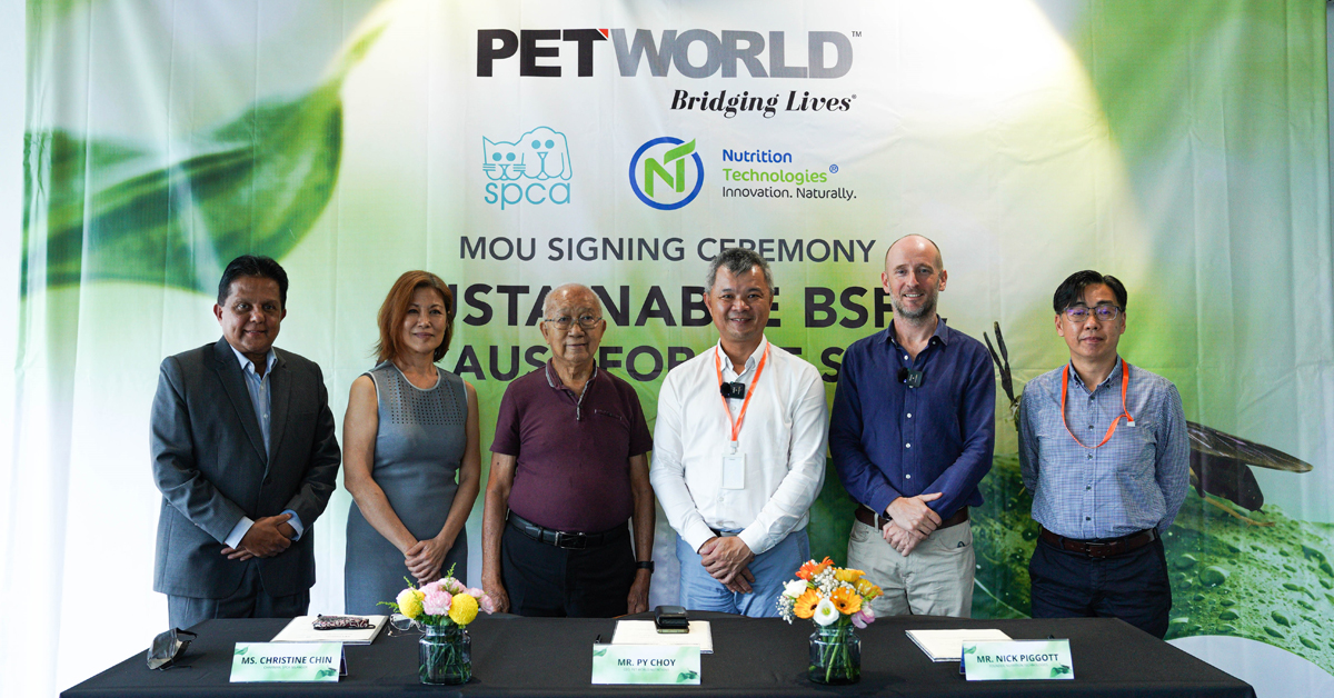 宠物世界营养研发、雪州SPCA与营养科技三方代表在备忘录签署仪式上合影。