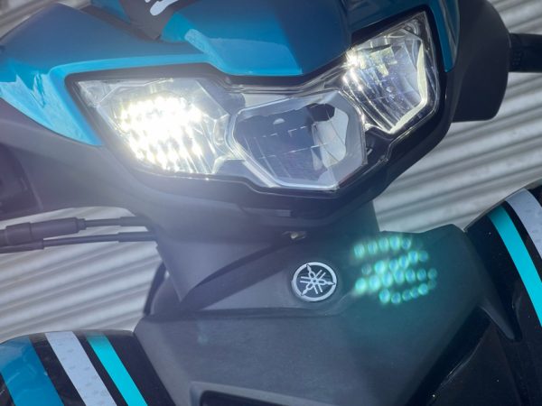 ▲全LED的显示灯更明亮，让在黑夜中骑行更为安全。