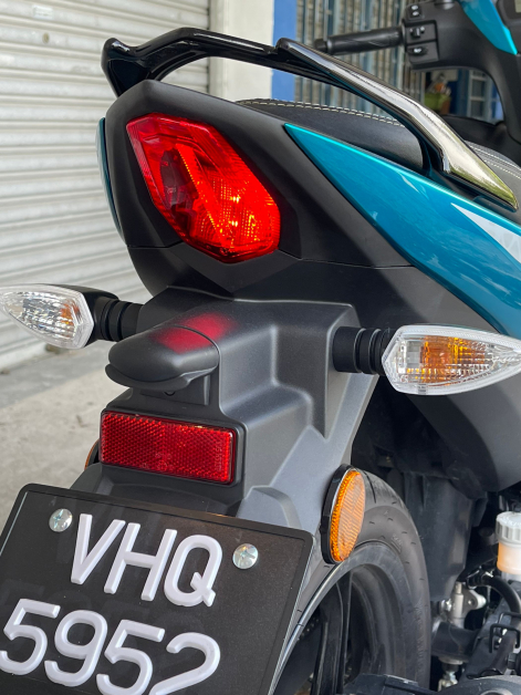 ▲与Yamaha另一级别的Y16zr尾灯极为相识。